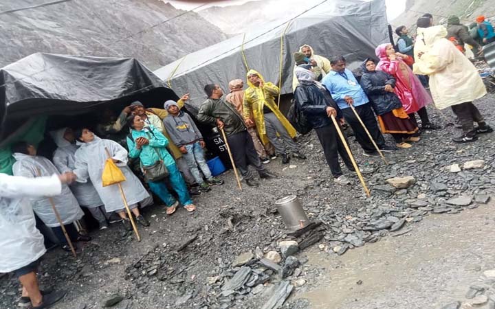 ভারতে প্রবল বর্ষণে ১৬ তীর্থযাত্রী নিহত, নিখোঁজ ৪০