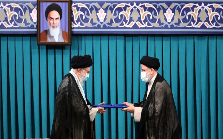 দায়িত্ব নিলেন ইরানের নতুন প্রেসিডেন্ট ইবরাহিম রায়িসি