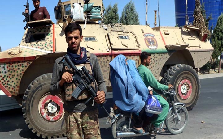 আফগানিস্তানে প্রতিরক্ষামন্ত্রীর বাড়িতে হামলা, নিহত ৪