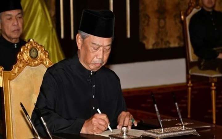 পদত্যাগ করছেন মালয়েশিয়ার প্রধানমন্ত্রী