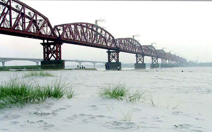 এখন হার্ডিঞ্জ ব্রিজ পয়েন্টে পদ্মায় স্রোত ঘণ্টায় ১১.৭৪ কিলোমিটার