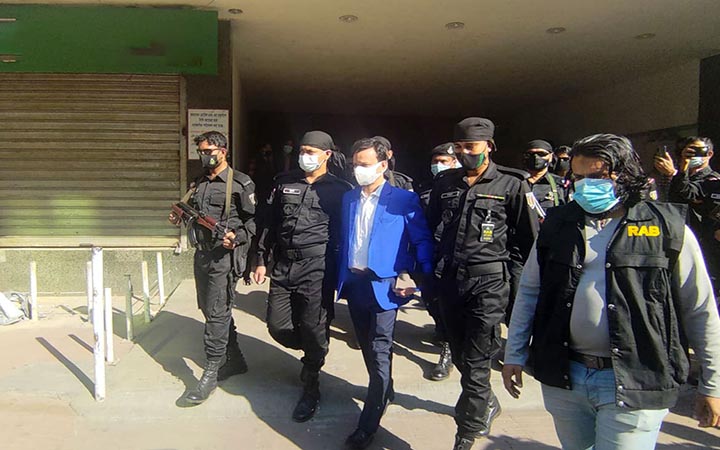 মেয়র আব্বাসকে রিমান্ড শেষে আদালতে সোপর্দ