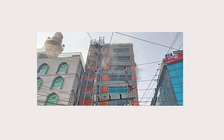 বাংলামোটরে আর কে টাওয়ারে আগুন
