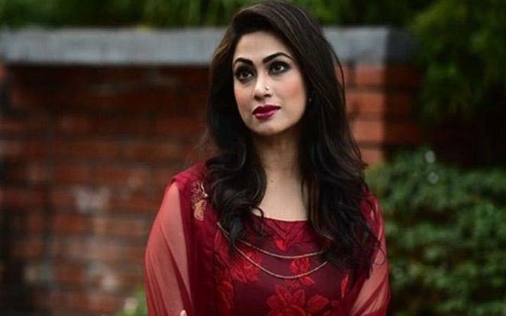 প্রকাশ্যে এলেন পপি