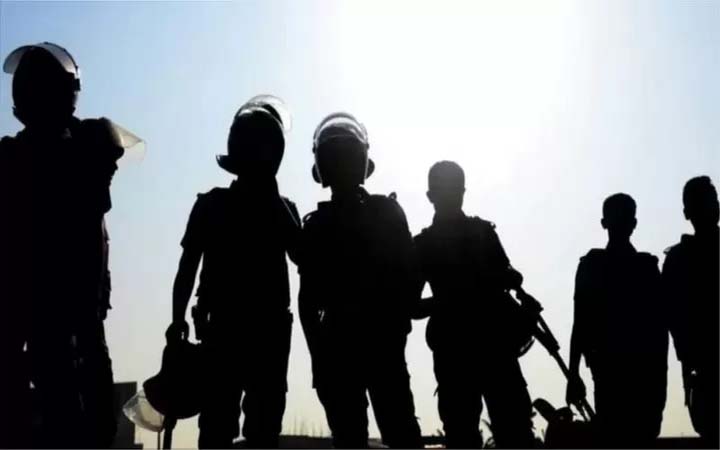 কীভাবে বুঝবেন আটক করতে আসা ব্যক্তিরা সত্যিই পুলিশ কিনা?