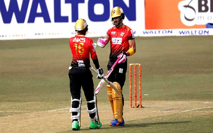 চট্টগ্রামকে ১৮৩ রানের টার্গেট দিল কুমিল্লার