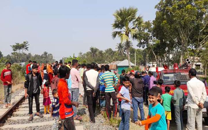 ঈশ্বরদীতে ট্রেনের ধাক্কায় বৃদ্ধ নিহত