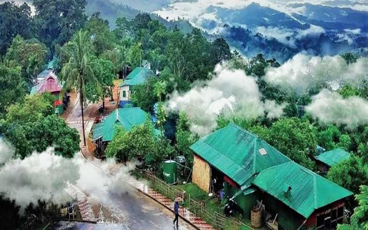সাজেকে আটকা ৩ শতাধিক পর্যটক