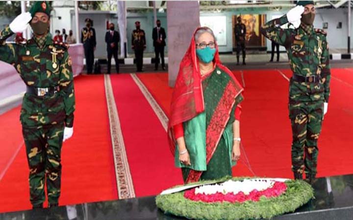 স্বাধীনতা দিবসে বঙ্গবন্ধুর প্রতি প্রধানমন্ত্রীর শ্রদ্ধা নিবেদন