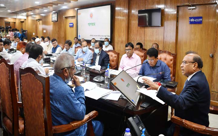 জন্মসনদ নিয়ে হয়রানি করলে ছাড় নাই : স্থানীয় সরকার মন্ত্রী