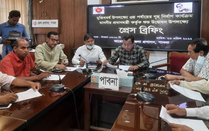 পাবনায় ঈদে ৩৭৩ পরিবার পাচ্ছে ঘর