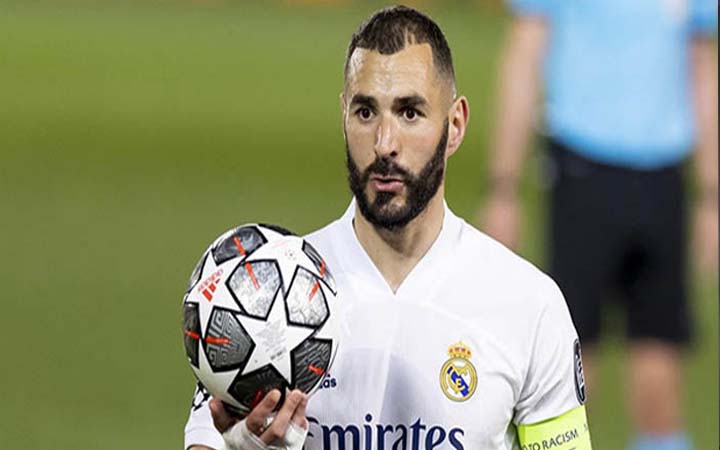 উয়েফা চ্যাম্পিয়ন্স লিগের বর্ষসেরা খেলোয়াড় বেনজেমা