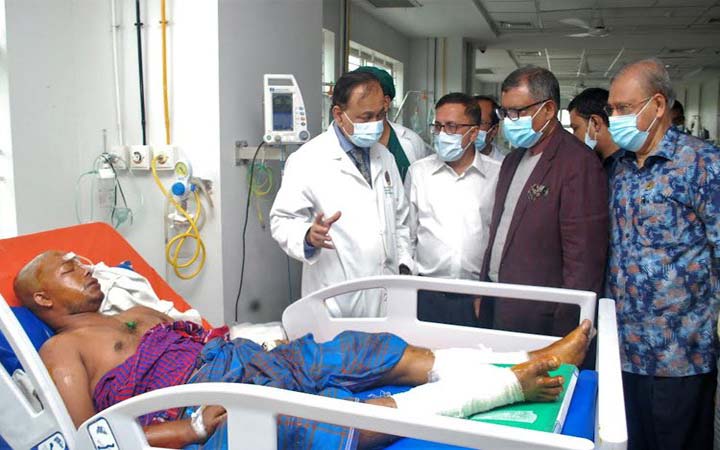 অগ্নিকান্ডে আহত রোগীদের জন্য শতভাগ চিকিৎসা সেবা নিশ্চিত করা হয়েছে : স্বাস্থ্যমন্ত্রী