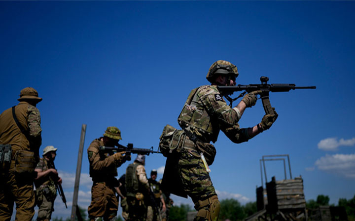 এবার সম্মুখ যুদ্ধে রাশিয়া-ইউক্রেনের সেনাবাহিনী