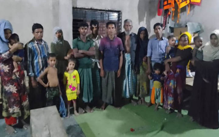নোয়াখালীতে নারীসহ ১৯ রোহিঙ্গা আটক