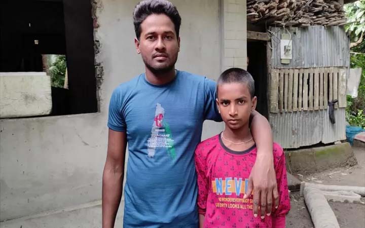 নদীতে পড়ে যাওয়া শিশুকে ফেলে চলে গেল লঞ্চ, উদ্ধার করলেন জেলেরা