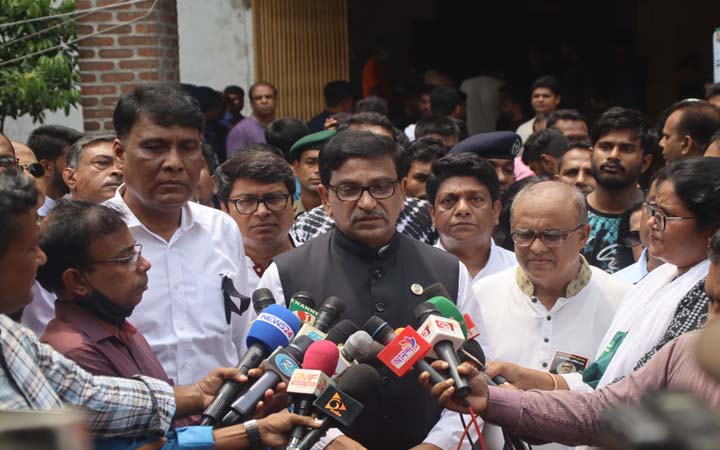 রাজনৈতিক কর্মসূচিতে বাঁধা দেওয়ার নির্দেশনা নেই : হানিফ