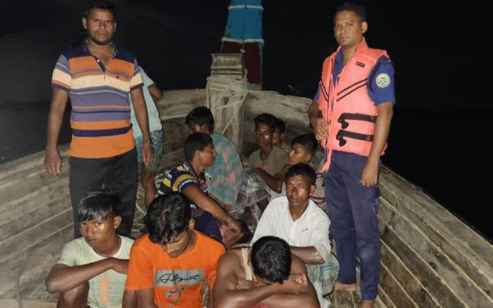 ভোলার চরফ্যাশনে ইলিশ শিকারের দায়ে ৮ জেলের অর্থদন্ড