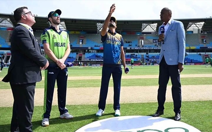 টসে জিতে ব্যাটিংয়ে আয়ারল্যান্ড