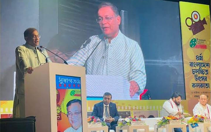 দুই বাংলার হৃদয়বন্ধন মানে না কাঁটাতারের বেড়া : তথ্যমন্ত্রী