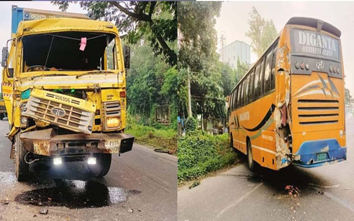 মিরসরাইয়ে সড়ক দুর্ঘটনায় নিহত ১,আহত ১০