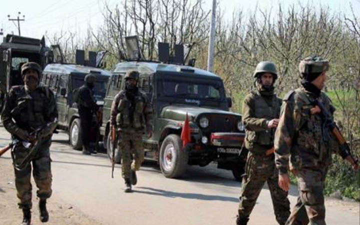 কাশ্মীরে নিরাপত্তাবাহিনীর গুলিতে ৪ অস্ত্রধারী নিহত