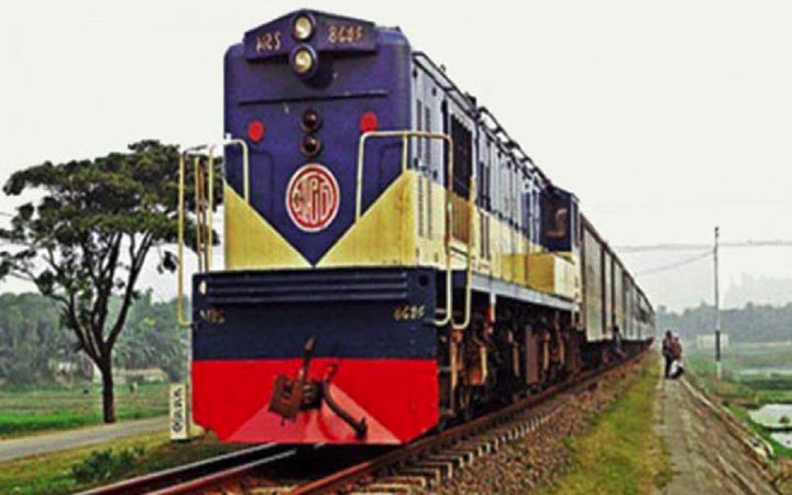 রেলের ইঞ্জিন বিকল, ঢাকা-ময়মনসিংহ ট্রেন চলাচল বন্ধ