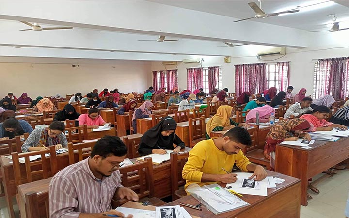 ইবির চারুকলায় ভর্তিতে ব্যবহারিকে ৬৫ শতাংশই অনুপস্থিত