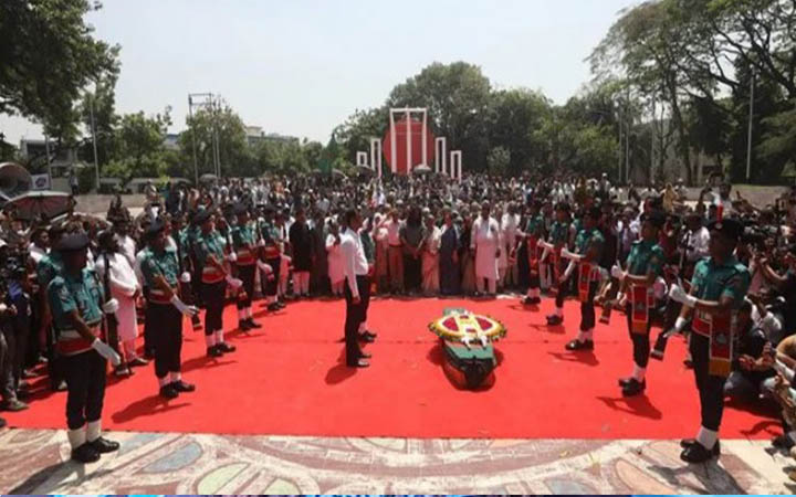 ডা. জাফরুল্লাহ চৌধুরীকে গার্ড অব অনার প্রদান