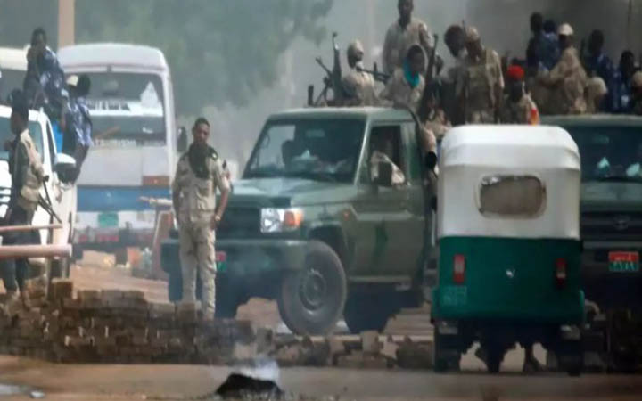 সুদানে সংঘর্ষে মৃতের সংখ্যা বেড়ে ৯৭