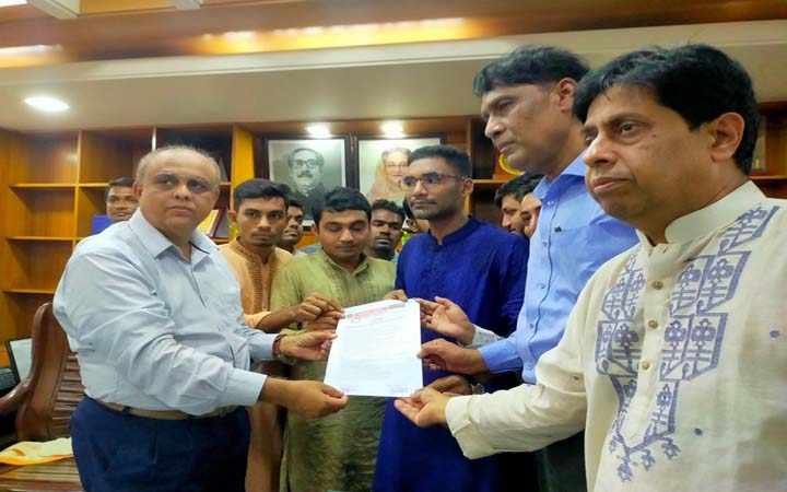 মাদক ও র‍্যাগিং নির্মূলসহ ৩৩ দাবিতে স্মারকলিপি ইবি ছাত্রলীগের