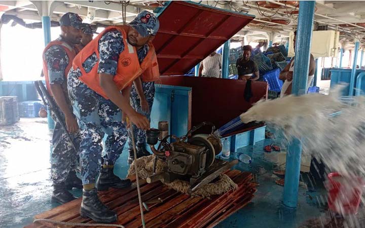 মেঘনায় ডুবো চরে ধাক্কা লেগে লঞ্চে ফাটল, ১৫০ যাত্রী উদ্ধার