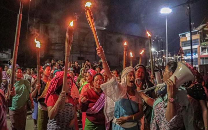 মণিপুরে নারীদের নগ্ন করে ঘোরানোর ভিডিও ঘিরে উত্তাল ভারত