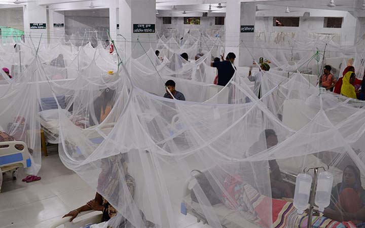 ডেঙ্গুতে রেকর্ড মৃত্যু ঝুঁকিতে দেশ