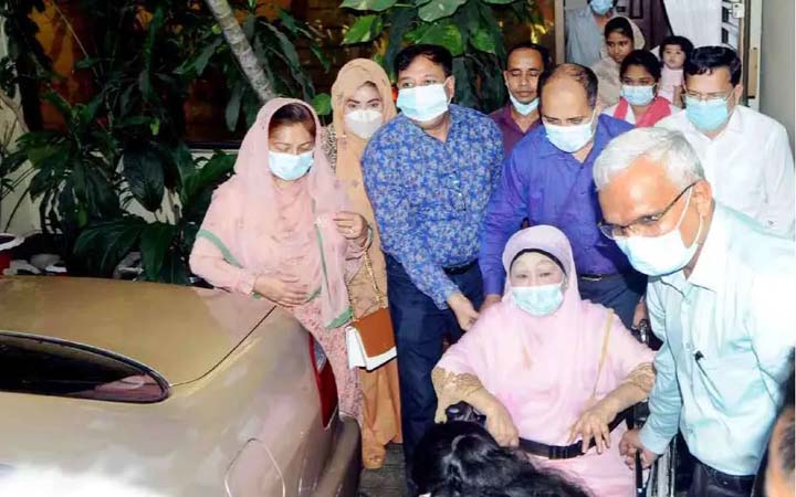 খালেদা জিয়ার শারিরীক অবস্থা হাসপাতাল থেকে ছাড়া পাওয়ার মতো হয়নি : ব্যক্তিগত চিকিৎসক