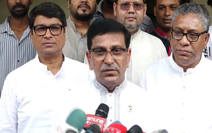 হুমকি ধামকি দিয়ে লাভ নেই,নির্বাচনের প্রস্তুতি নিন : বিএনপিকে হানিফ