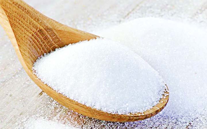দাম কমাতে চিনির শুল্ক কমিয়ে অর্ধেক করা হলো