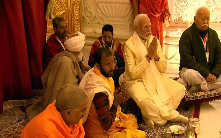 ভেঙ্গে ফেলা বাবরি মসজিদের জায়গায় রামমন্দিরের উদ্বোধন করলেন মোদী