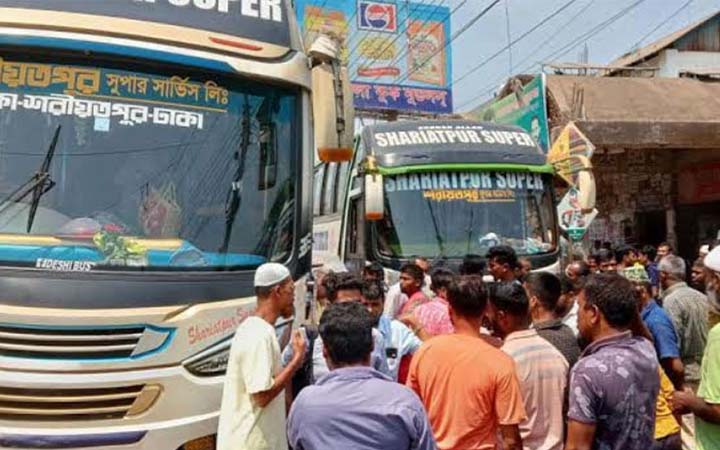 শরীয়তপুর-ঢাকা রুটে দ্বিগুণ ভাড়া আদায়, যাত্রীদের ভোগান্তি