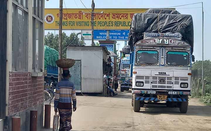 বেনাপোল স্থলবন্দরে আজ আমদানি-রপ্তানি বন্ধ