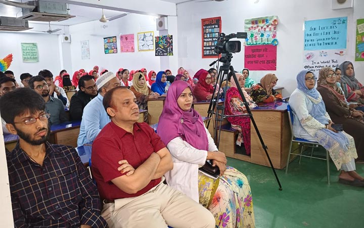 আদ্-দ্বীন মোমিন মেডিকেল কলেজে নবীন শিক্ষার্থীদের ক্যারিয়ার গঠন বিষয়ক সেমিনার অনুষ্ঠিত