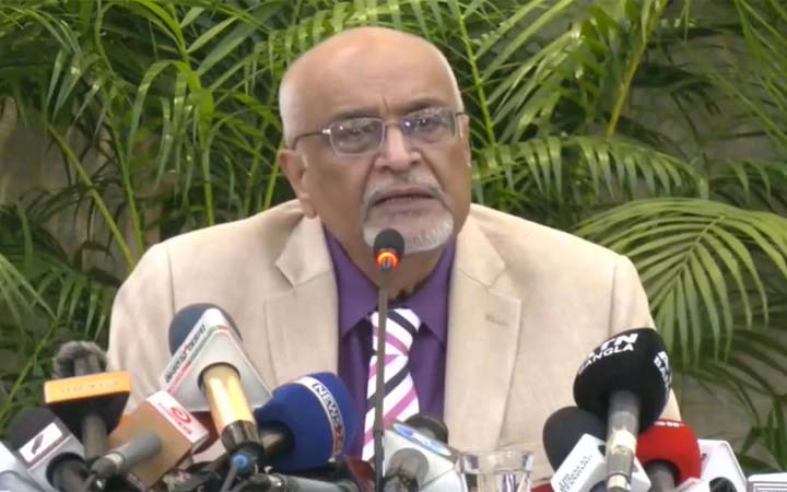 প্রধান উপদেষ্টার আকাঙ্ক্ষা সহযোগীরা এগিয়ে নিতে পারেননি: দেবপ্রিয় ভট্টাচার্য