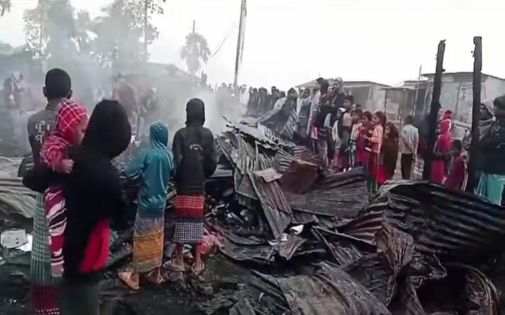 নোয়াখালীতে শর্টসার্কিটের আগুনে পুড়ে ছাই ১১ দোকান