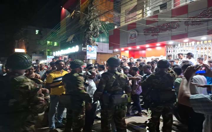 ভুল ইনজেকশনে প্রবাসী যুবকের মৃত্যুর অভিযোগ, হাসপাতাল বন্ধের দাবিতে বিক্ষোভ