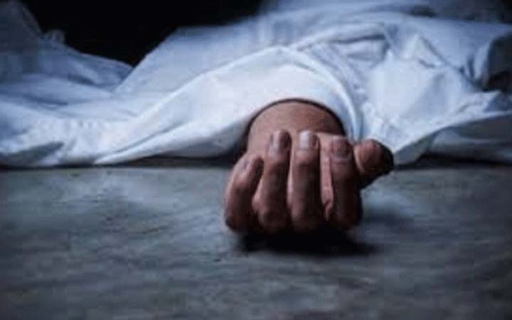 স্ত্রীর মরদেহ রাস্তায় ফেলে পালালো স্বামী