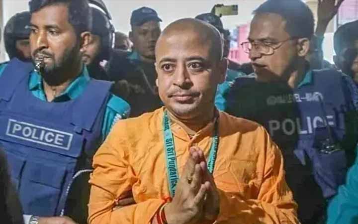 দুই মামলায় জামিন পেলেন চিন্ময় কৃষ্ণ দাস