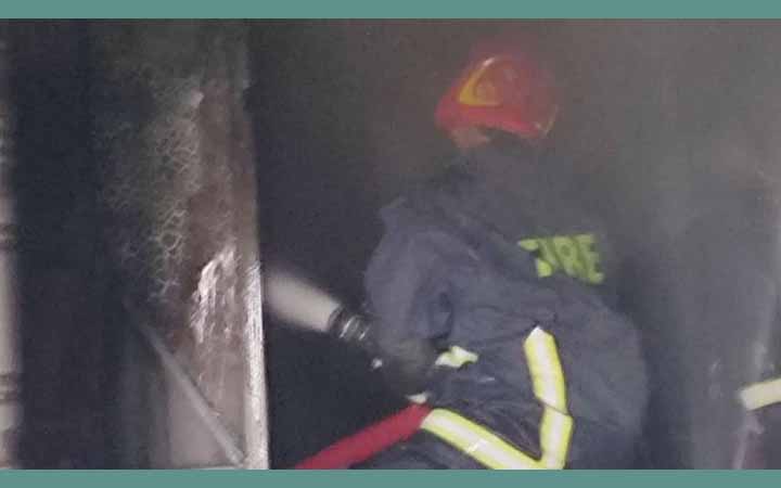কেরানীগঞ্জে প্লাস্টিক কারখানার আগুন নিয়ন্ত্রণে, একজনের মৃত্যু