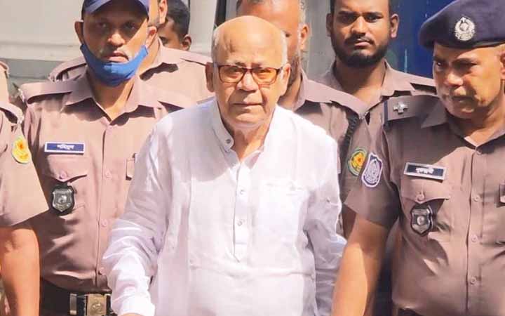 আপনি এভাবে সাউট করেন কেন?, প্রসিকিউটরের ওপর খেপলেন কামরুল