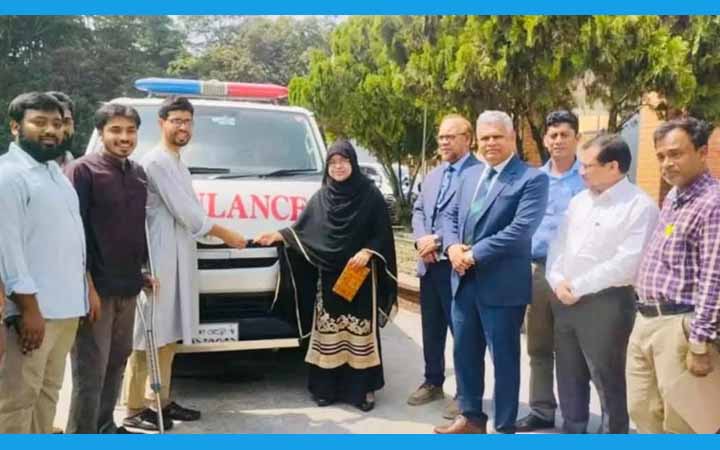 রাবিতে অ্যাম্বুলেন্স উপহার দিল শিবির, আপত্তি আম্মারের