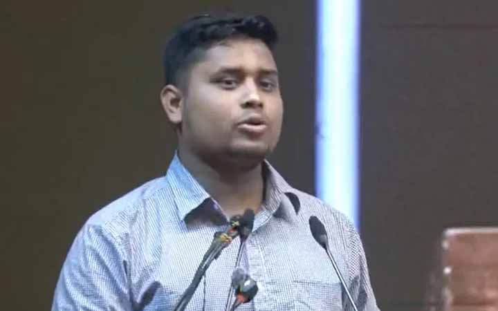 চুয়েটের ভিসিকে গুন্ডা আখ্যা দিলেন হাসনাত আবদুল্লাহ